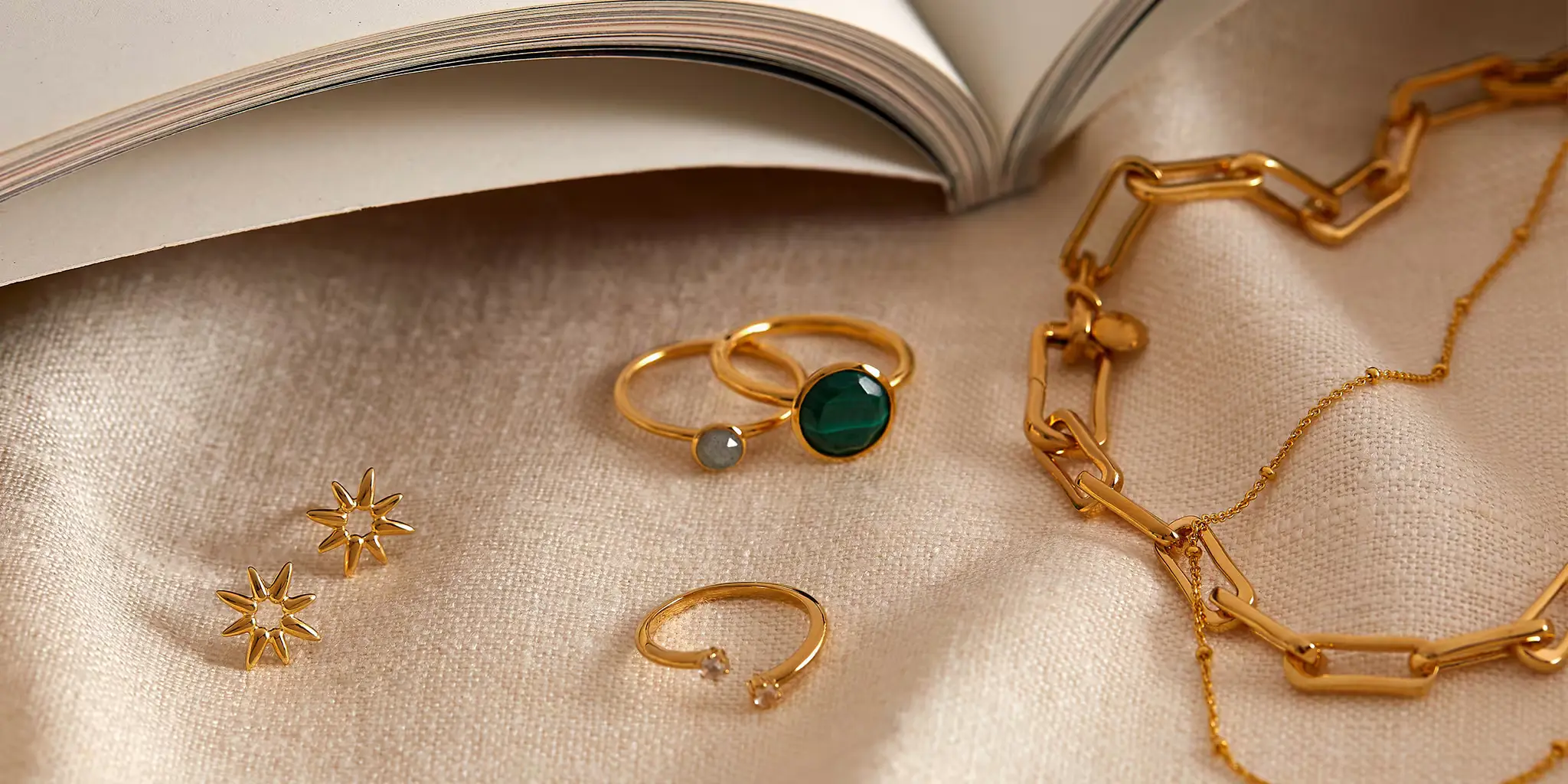 As Gold Prices Rise, Minimal Luxury Jewelry Is Becoming the Smarter Choice